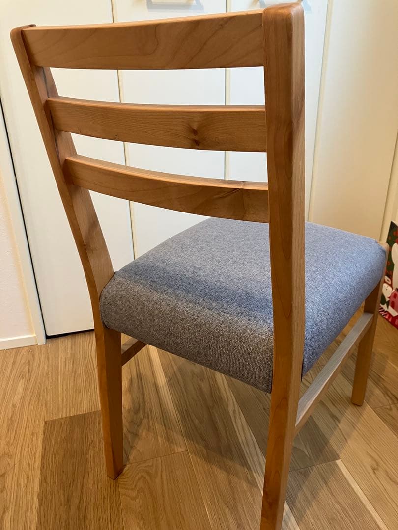 木製ダイニングチェア グレー布張り※４脚あり