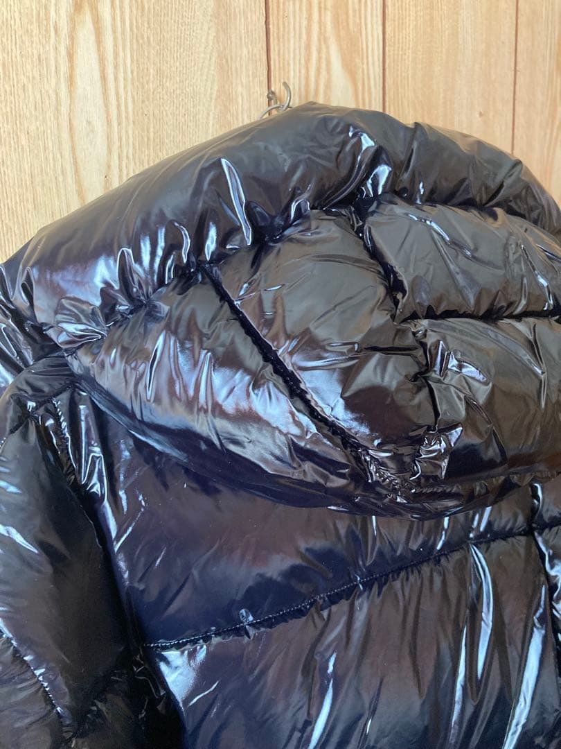 完売品　ZARA ザラ　エナメルダウンジャケット