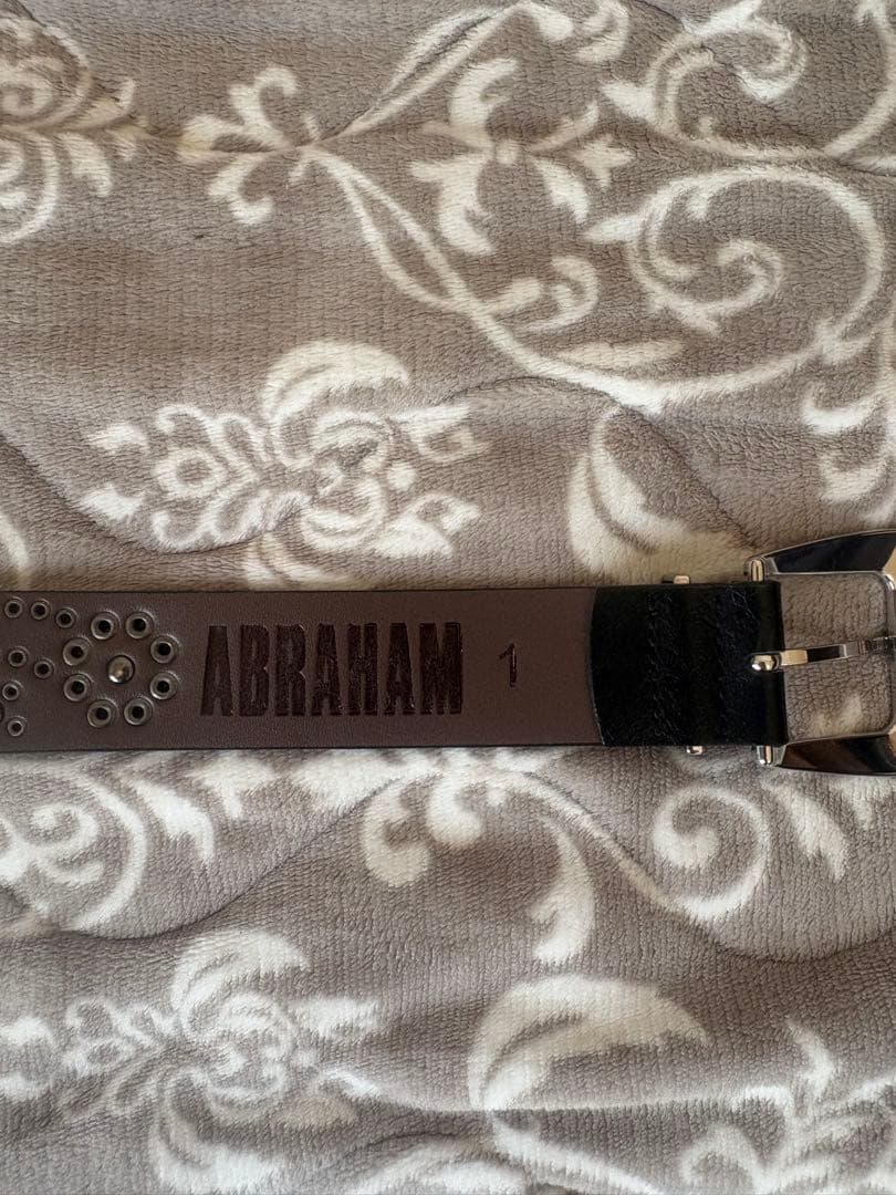 装飾付き黒ベルト