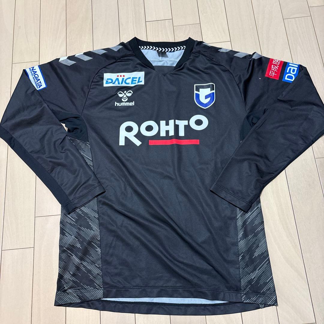 ガンバ大阪　hummel M トレーニングシャツ長袖