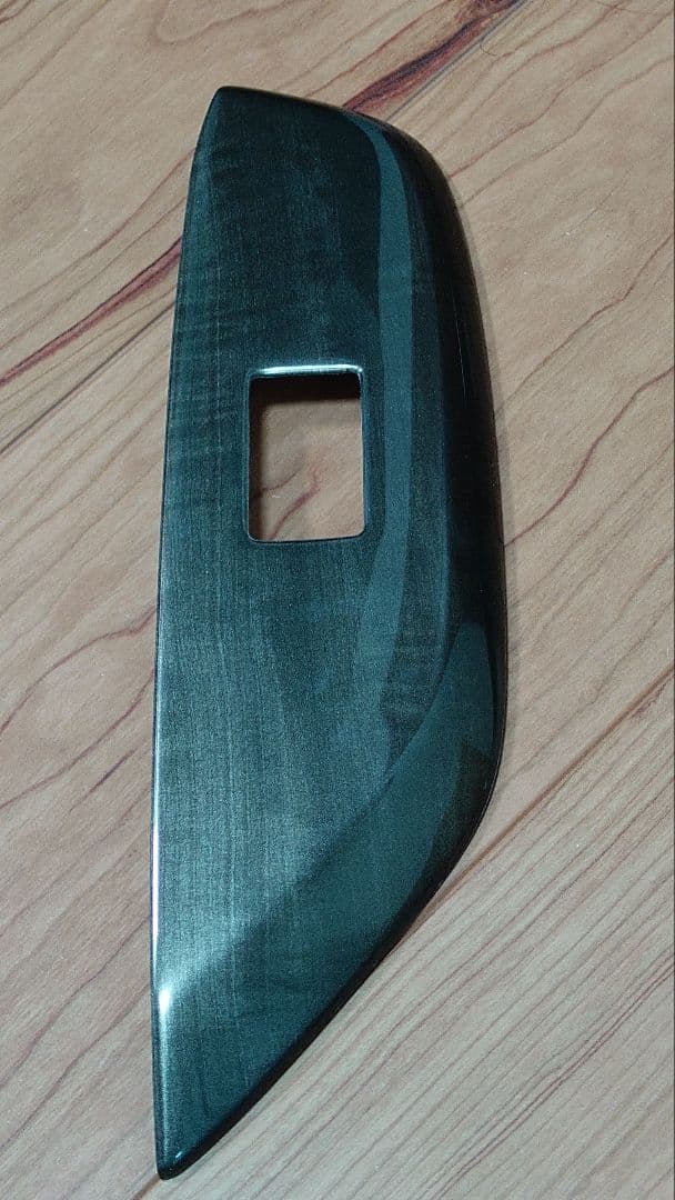 ヤリスクロス　純正　内装　パネル　ウッド調（黒）