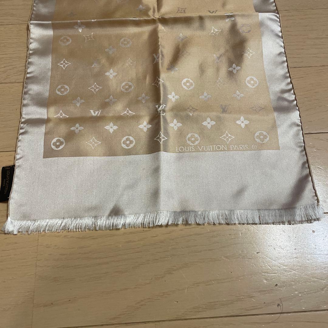 LOUIS VUITTON エシャルプ カプリ シルクストール ベージュゴールド