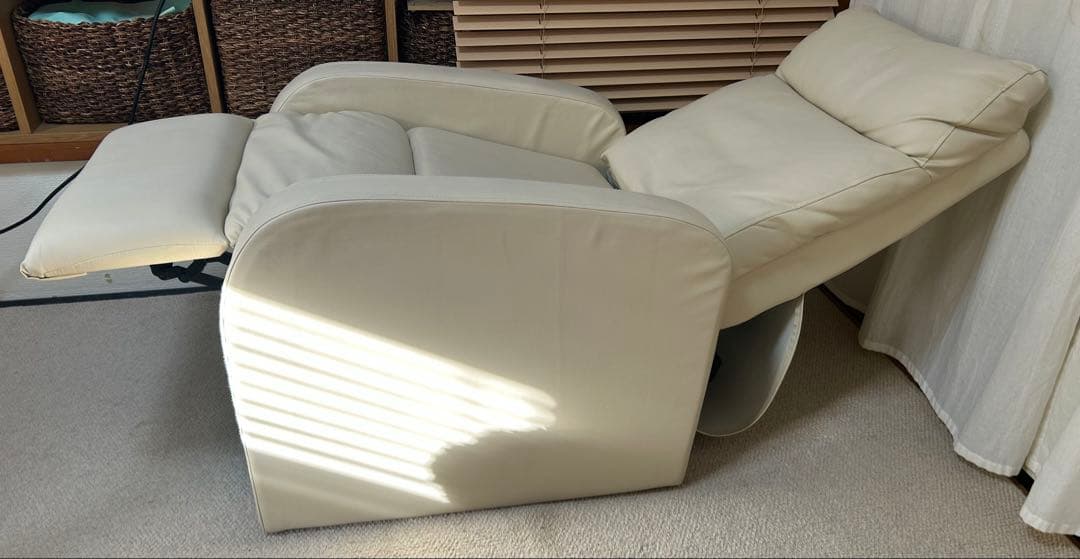 コンパクトリクライニングチェア