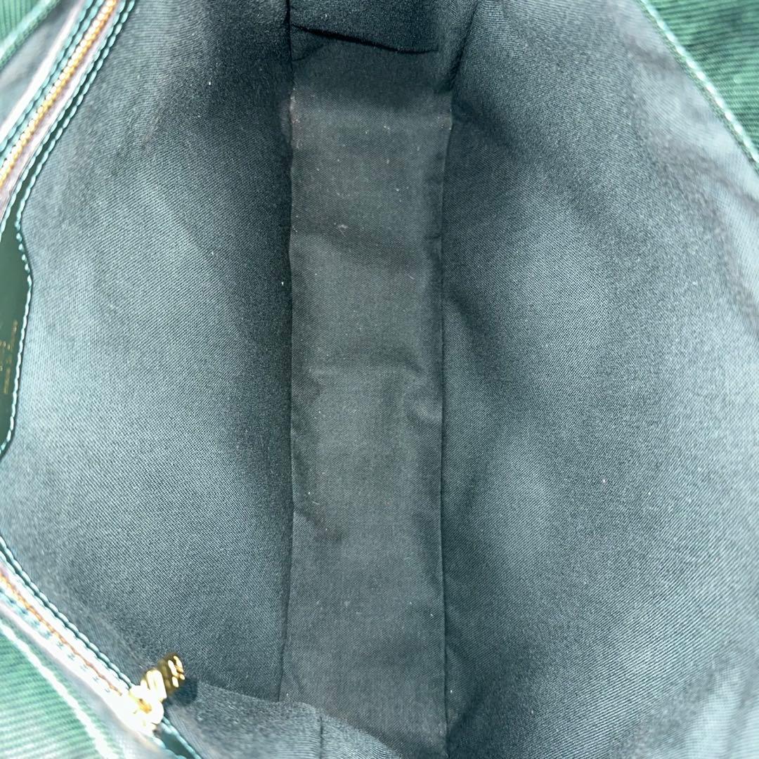 ルイヴィトン タイガ ヴィクトール メッセンジャーバッグ M30144グリーン