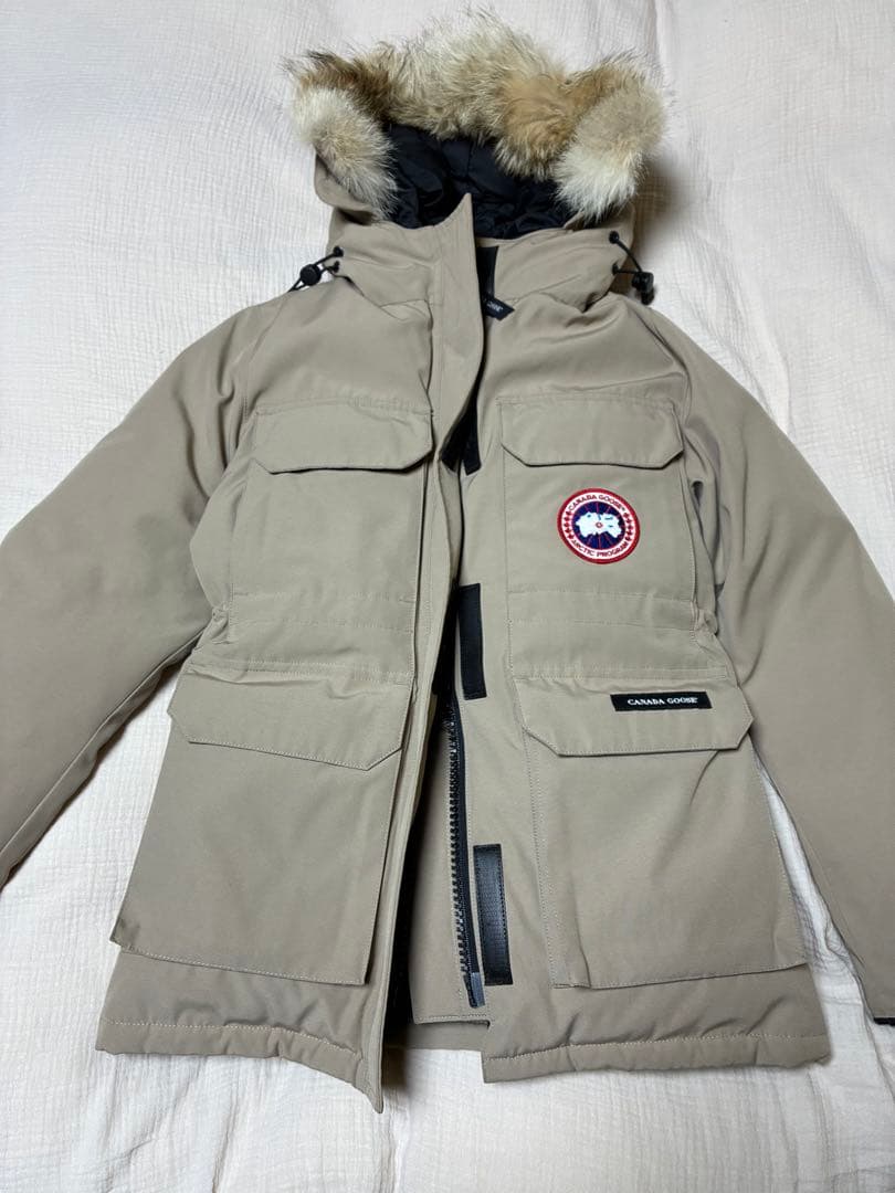 美品   ダウンジャケット ベージュ S レディース