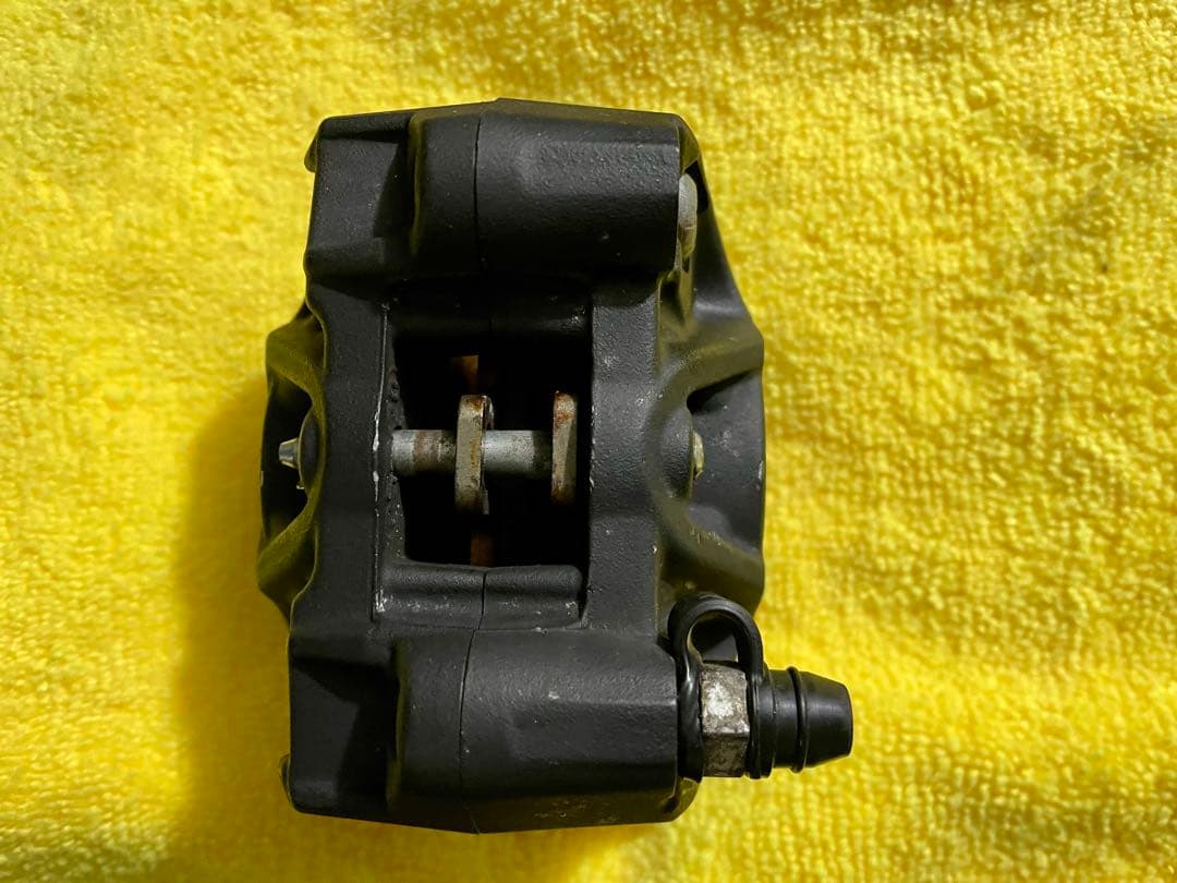 Brembo 新カニキャリパー 84mm中古品