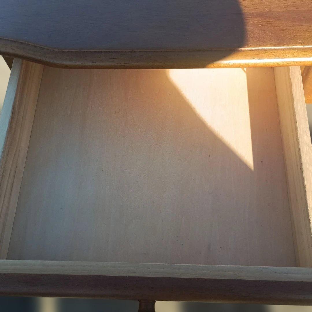 5123）カリモクの引き出し付き机／学習机・作業机