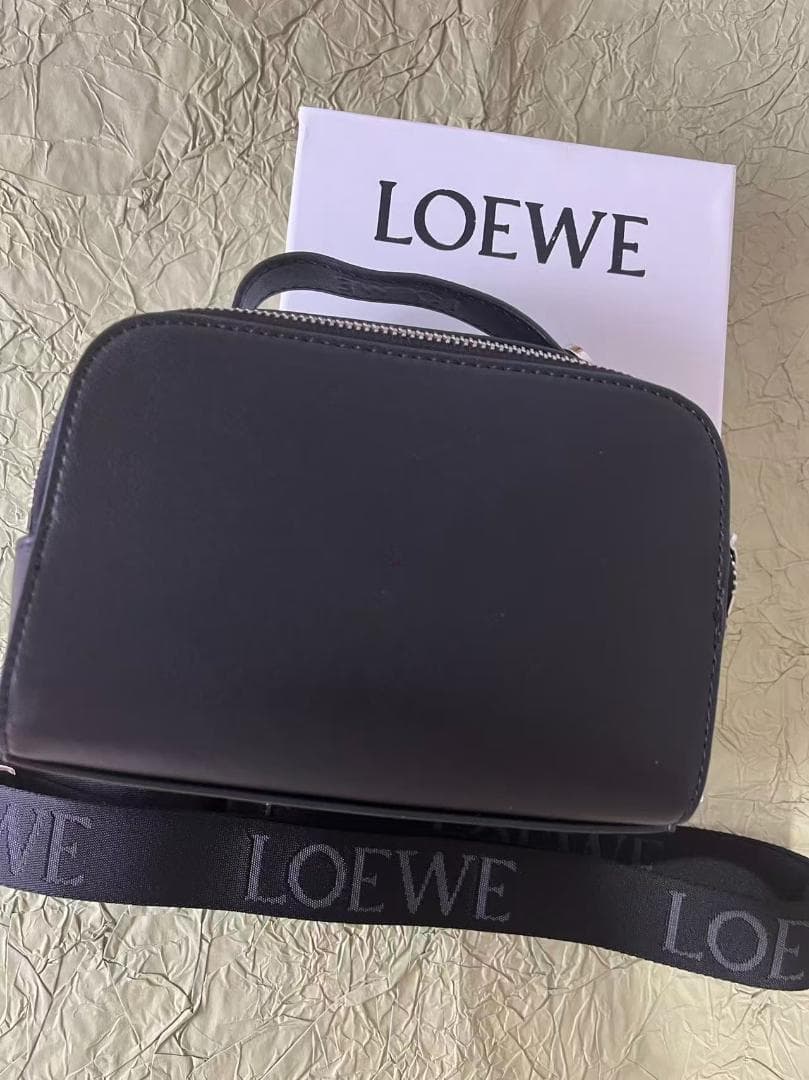LOEWE ブラック カメラバッグ ジッパー付きポケット~~