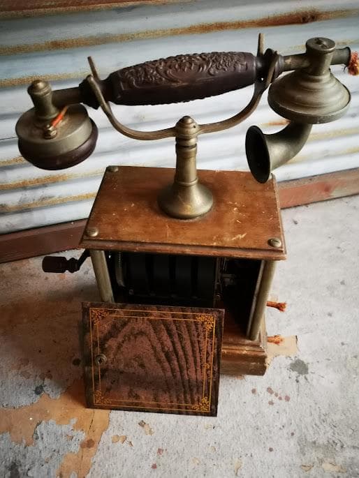 古い手動式電話機 ヴィンテージ ディスプレイ用