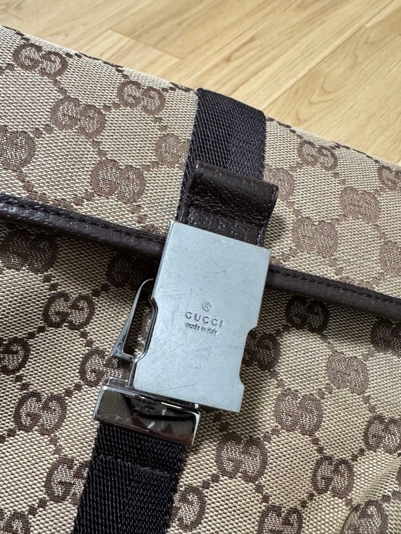 GUCCI キャンバス ボディバッグ　保存袋付き