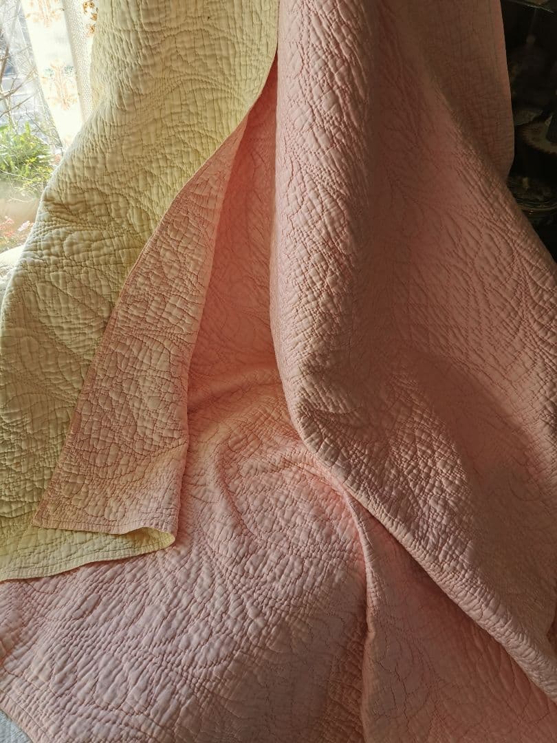 アンティーク手縫ダーラムキルト 羽/ローレル植物紋 薔薇桜色＆淡檸檬リバーシブル