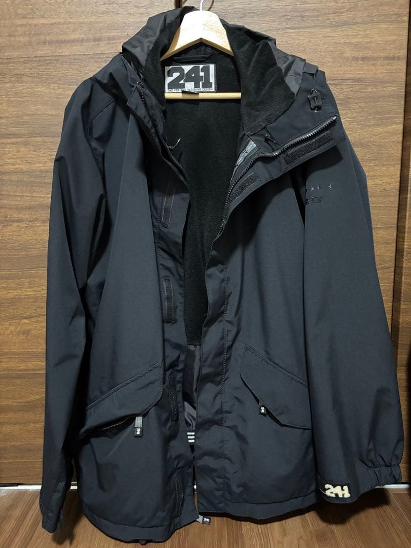 241 ブラック ジャケット GORE-TEX ゴアテックス