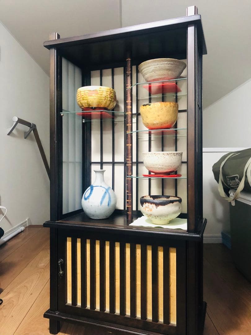 茶道を極める◼️蔵のお茶室に飾られていた、かなり可愛い抹茶専用の飾り棚、茶碗セット