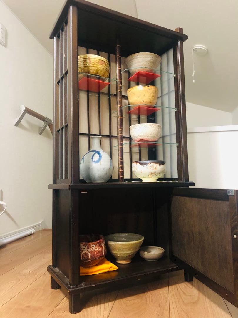 茶道を極める◼️蔵のお茶室に飾られていた、かなり可愛い抹茶専用の飾り棚、茶碗セット