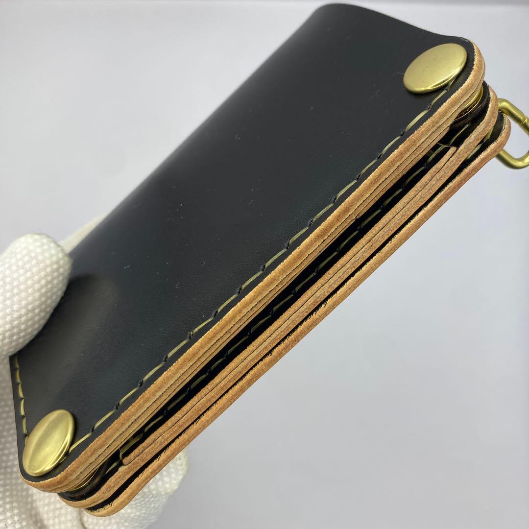 折らずお札収納 真鍮 丘染めブラックの無骨トラッカーウォレット