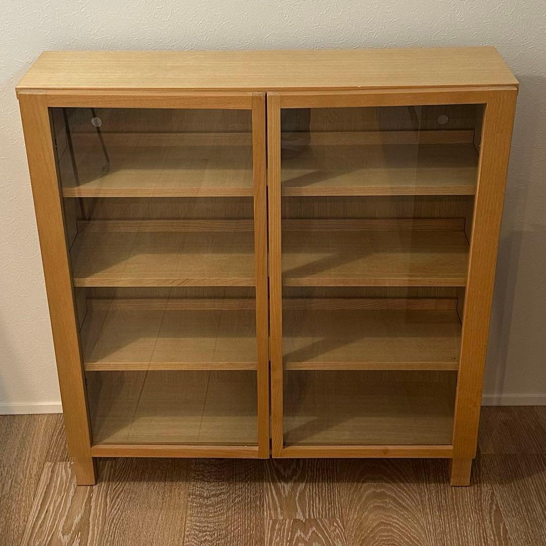 無印良品　オーク材　ガラス扉木製キャビネット　①