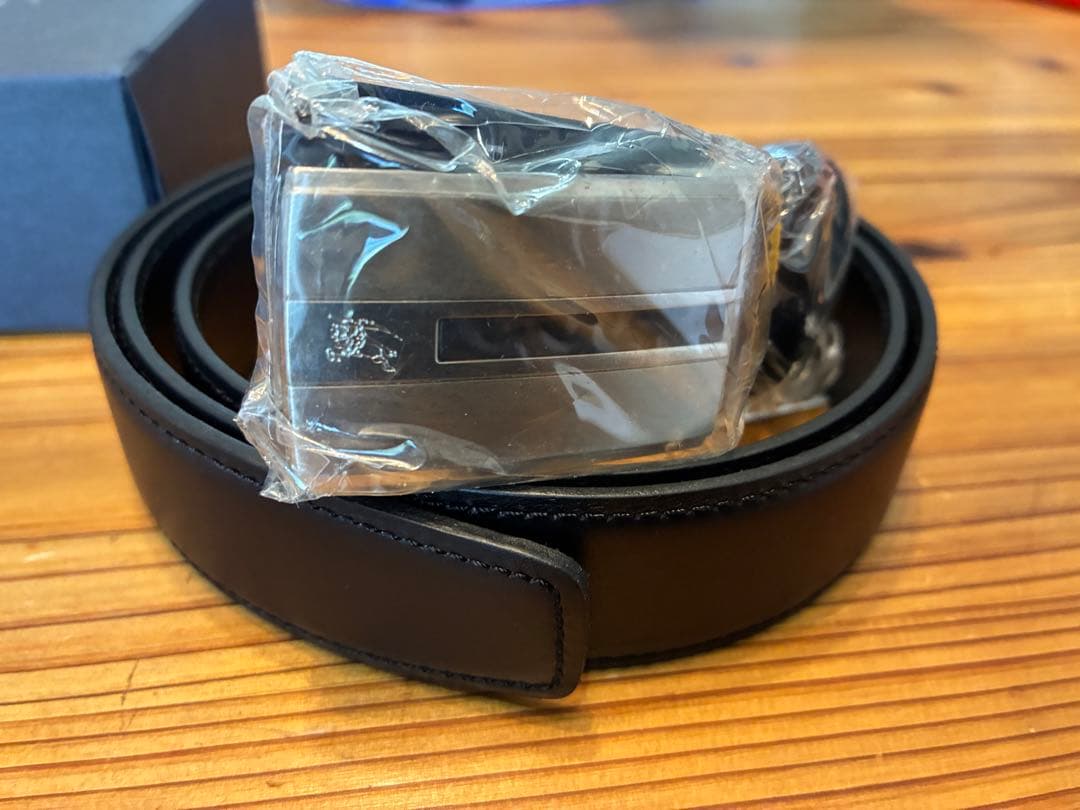 BURBERRY ブラック レザー ベルトi46