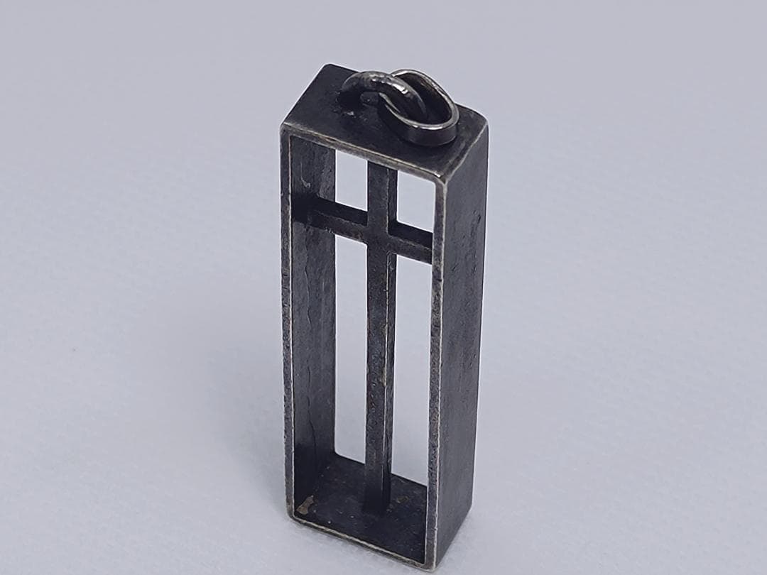 クロスペンダント（十字架）　ネックレス・ペンダント