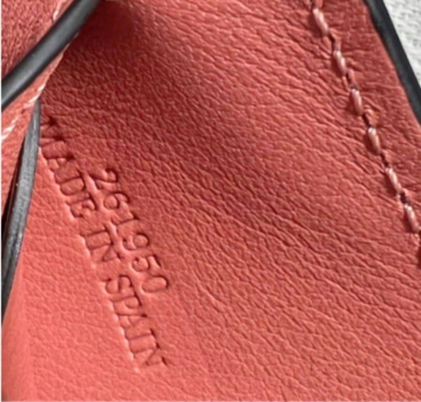 LOEWE 正規品トライフォールドウォレット ライトオーツ ハニー