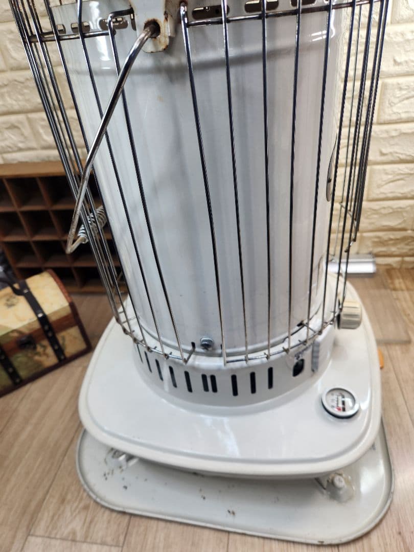 送料無料❤2014⑨■コロナ ホワイト 石油ストーブ 安全ガード付き