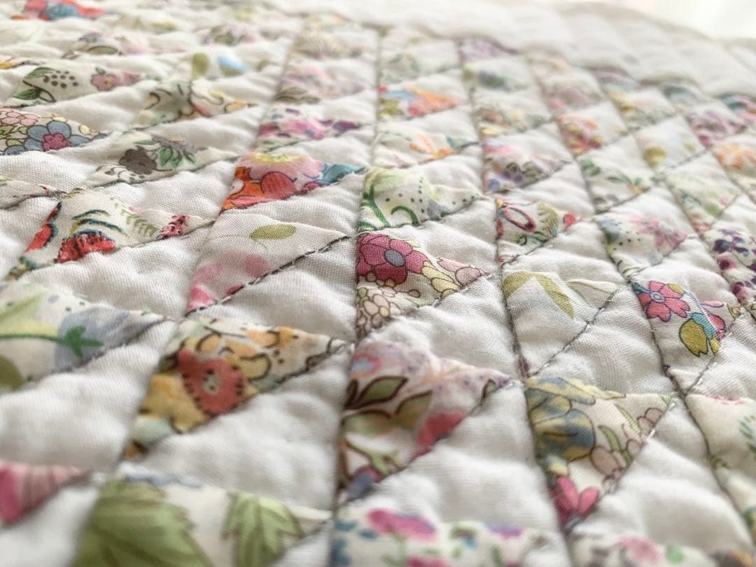 リバティ LIBERTY. タペストリー ハート ホワイトキルト ハンドメイド