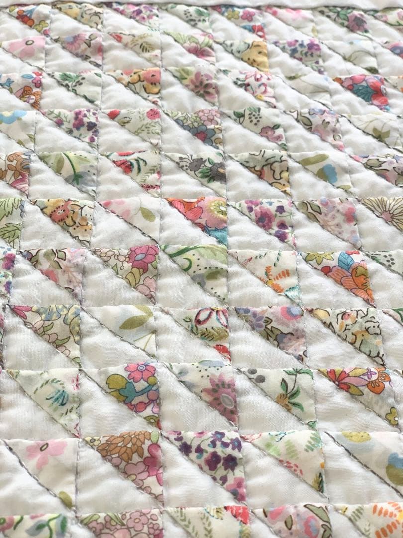 リバティ LIBERTY. タペストリー ハート ホワイトキルト ハンドメイド