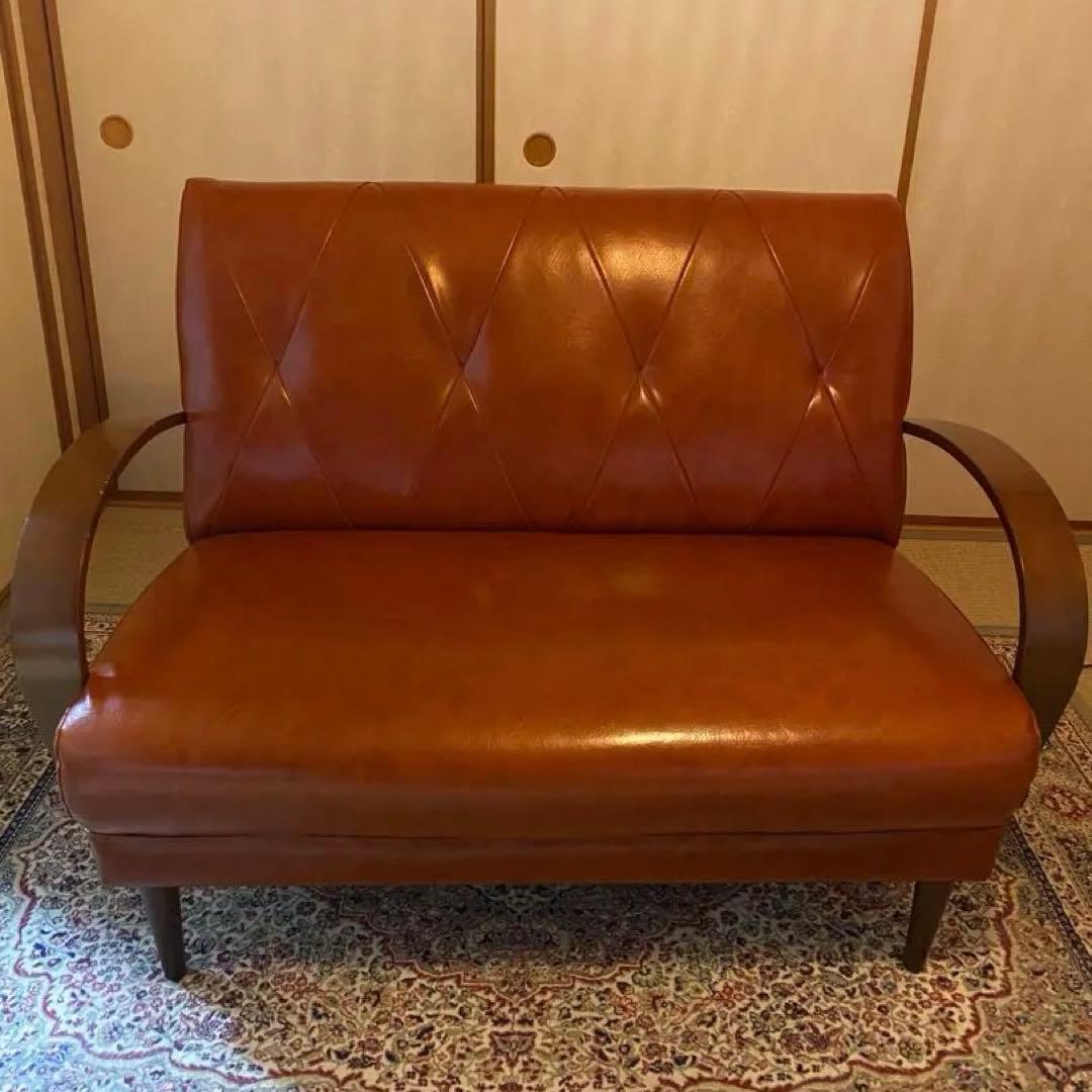 ビーカンパニー クールベ オレンジ 合成皮革 2人掛けソファ ミッドセンチュリー