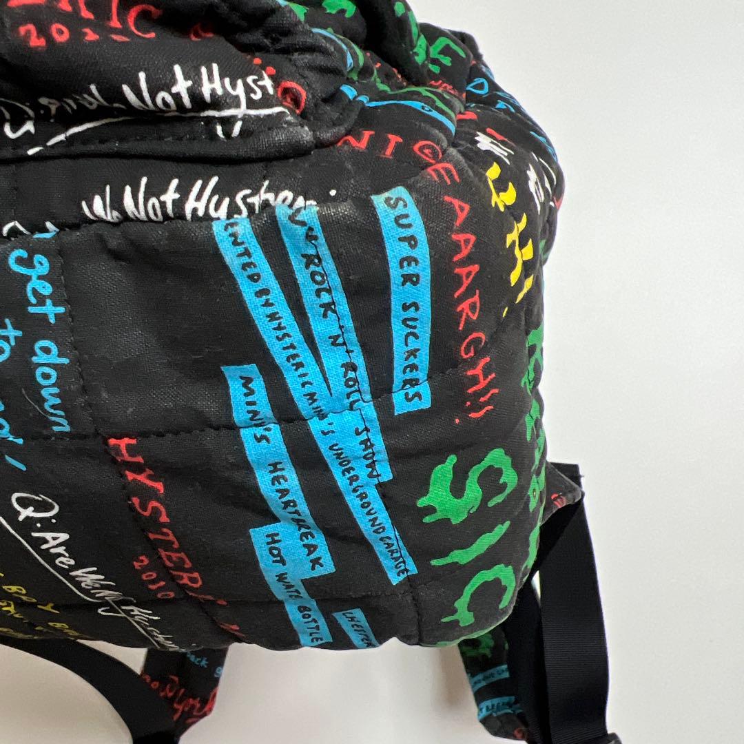 ヒステリックミニ　リュック　黒　リリック柄　刺繍　ワッペン　チェストベルト