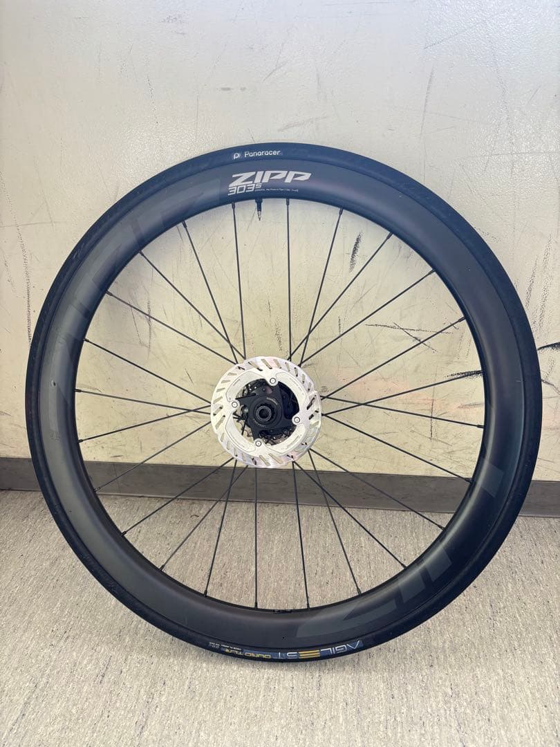 ZIPP 303 S 700C チューブレスタイヤ