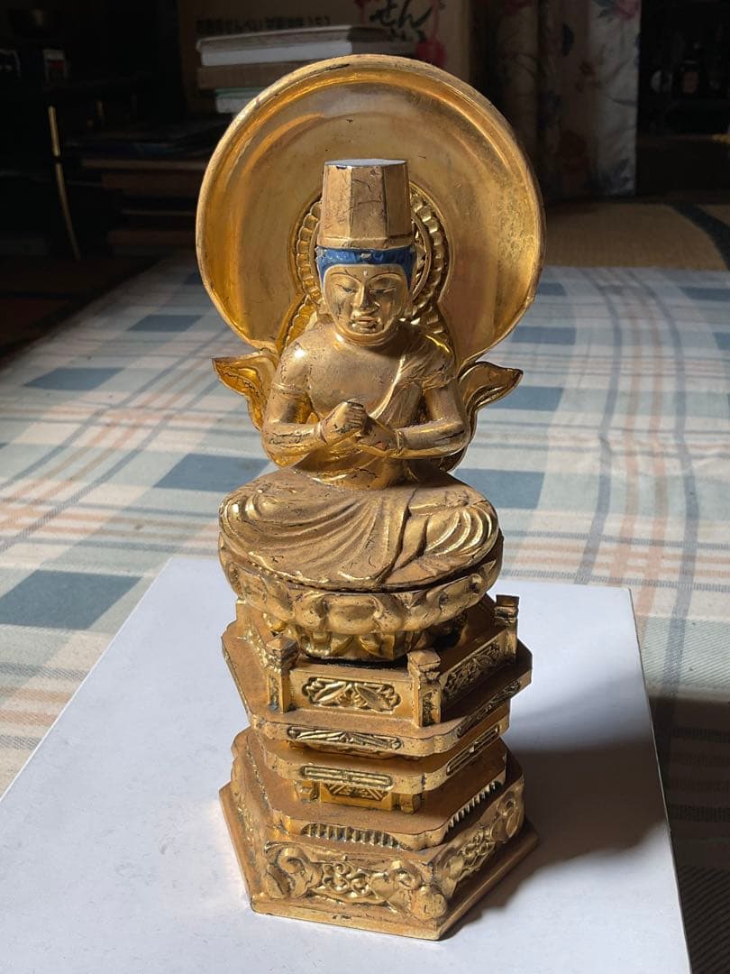 大日如来座像／年代不明？。木製。【ジャンク品　昭和時代】。