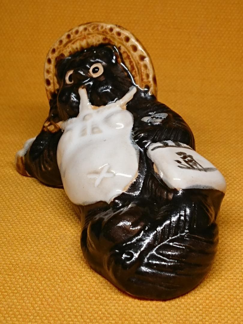 人形　たぬき　狸　陶器　オブジェ　置物　インテリア　工芸品　美術品　A1112