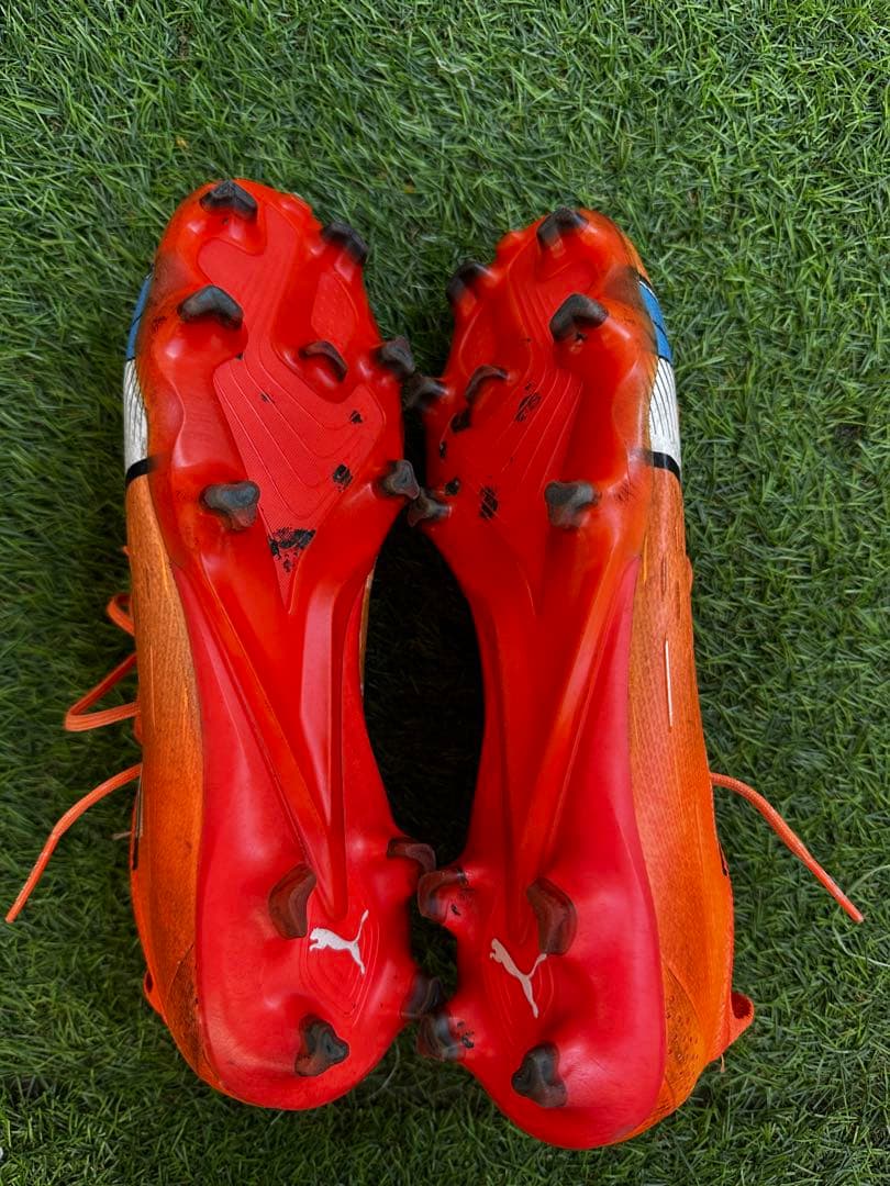 Puma サッカーシューズ オレンジ スパイク