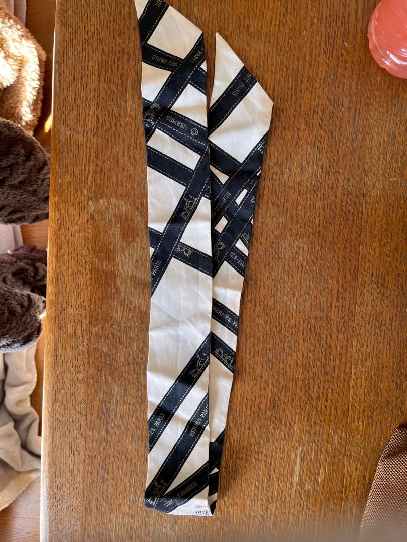 正規品HERMES ツイリー 白黒リボンデザイン