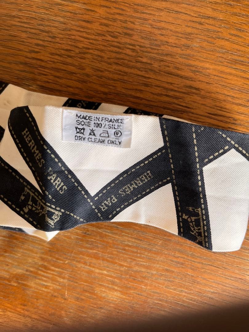 正規品HERMES ツイリー 白黒リボンデザイン