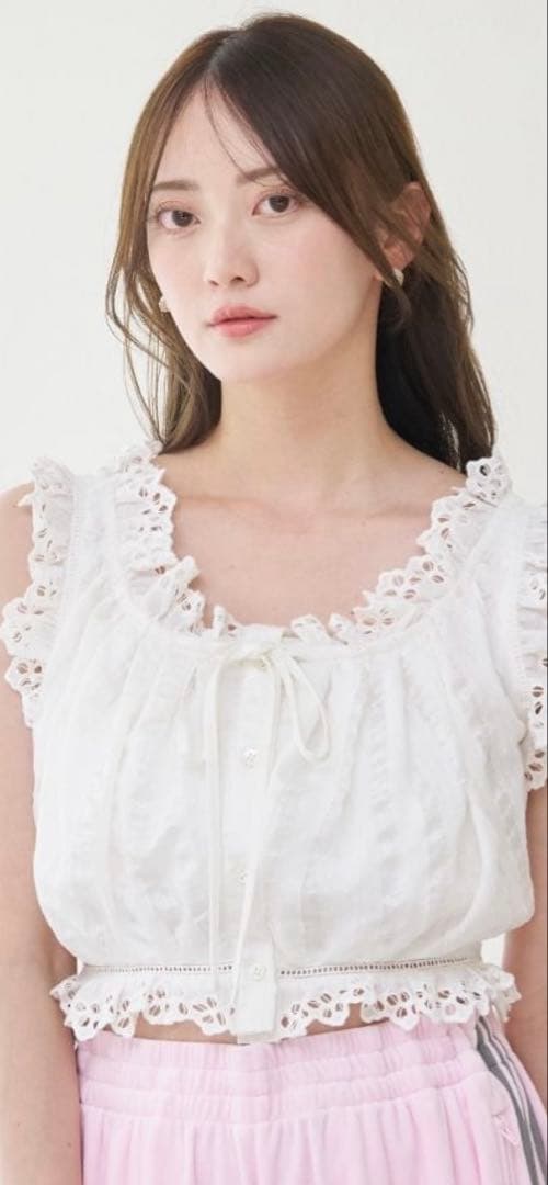 新品タグ付　クロップドコットンフリルブラウス　　　SNIDEL