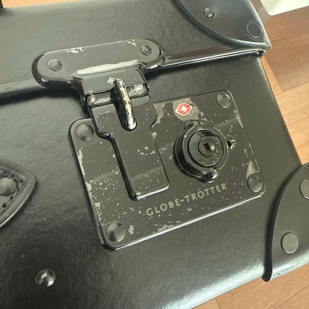 グローブトロッターブラックキャリーケース 2輪キャスター付き