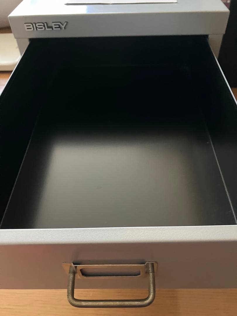 ビスレー ３段キャビネット