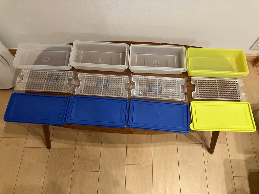 タッパーウェアSS 中３つ小１つ　すのこ付き