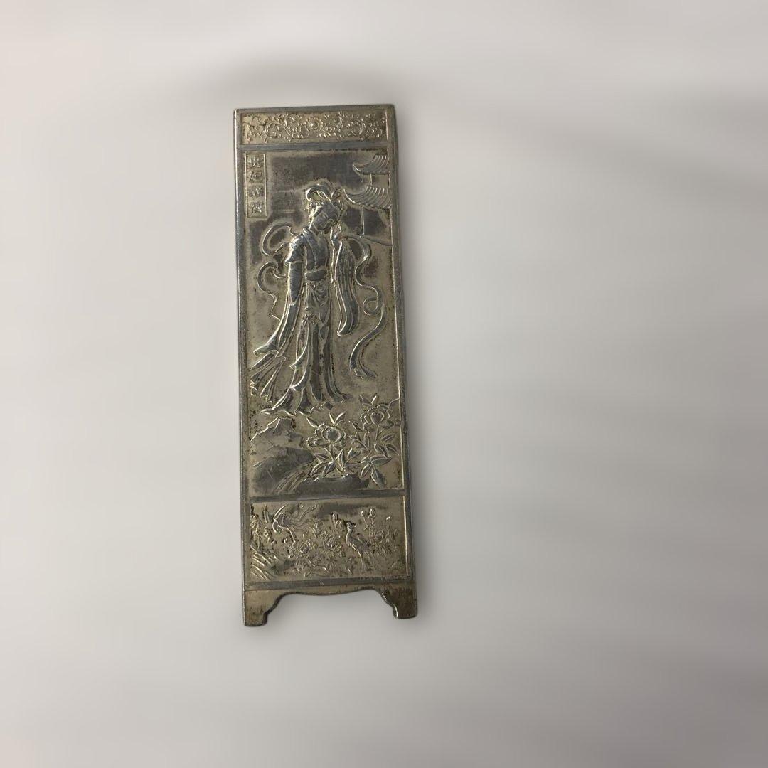 銀足　　中国金属製 浮彫り 女性像 工芸品