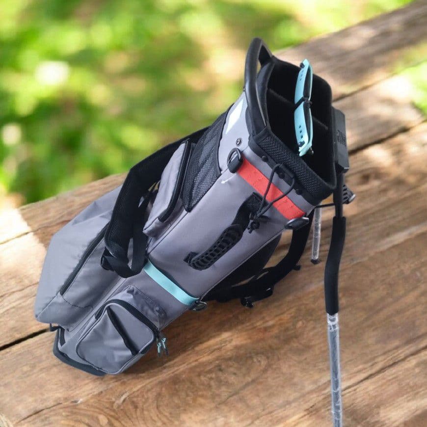 ■The Back9 Golf Backpack■車以外で練習に行ける！