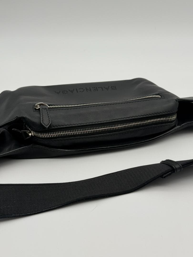 美品✨バレンシアガ パンチングロゴ レザー ボディバッグ ベルトバッグ 黒