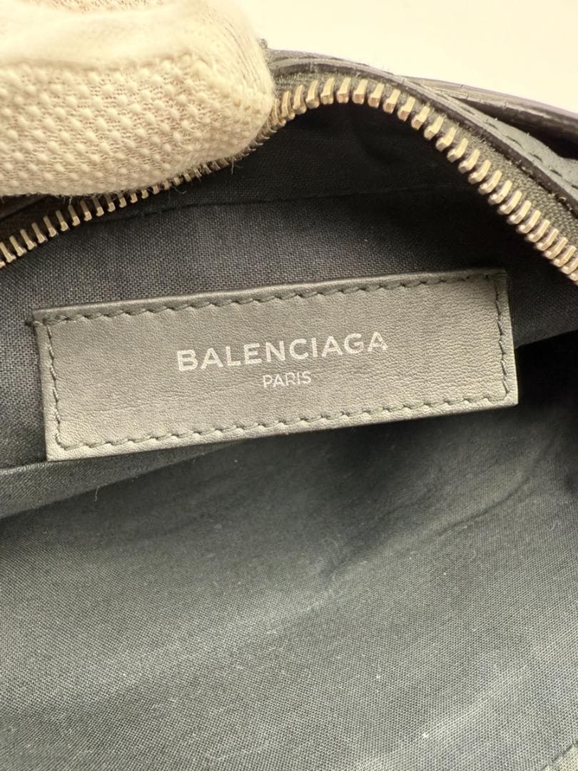 美品✨バレンシアガ パンチングロゴ レザー ボディバッグ ベルトバッグ 黒