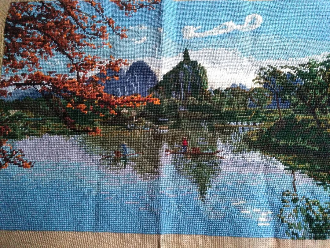 一面びっしりプチポワン刺繍　風景画