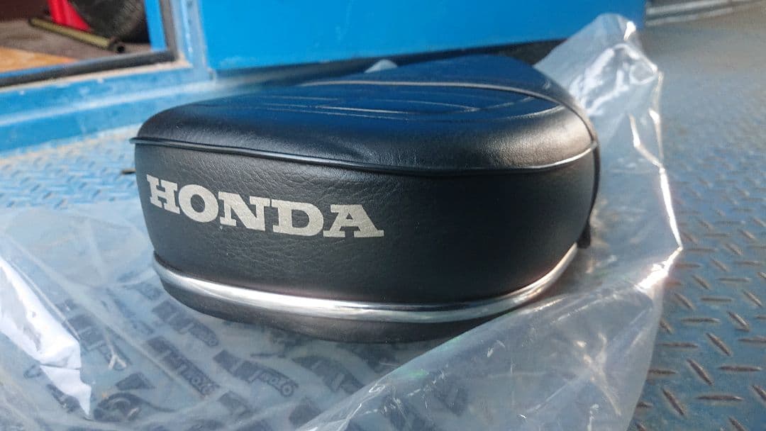 HONDA シャリー70 純正シート