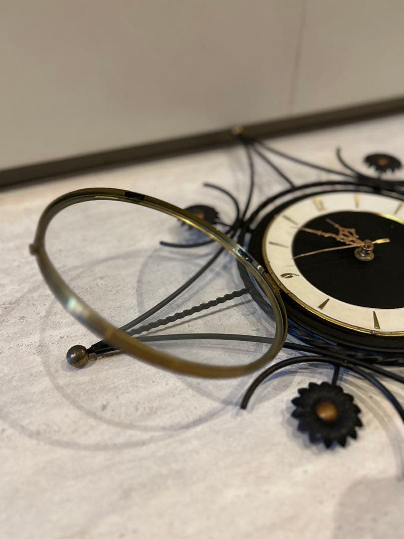 アンティーク　1950 美品 デザイン　アイアン　壁掛け時計 貴重