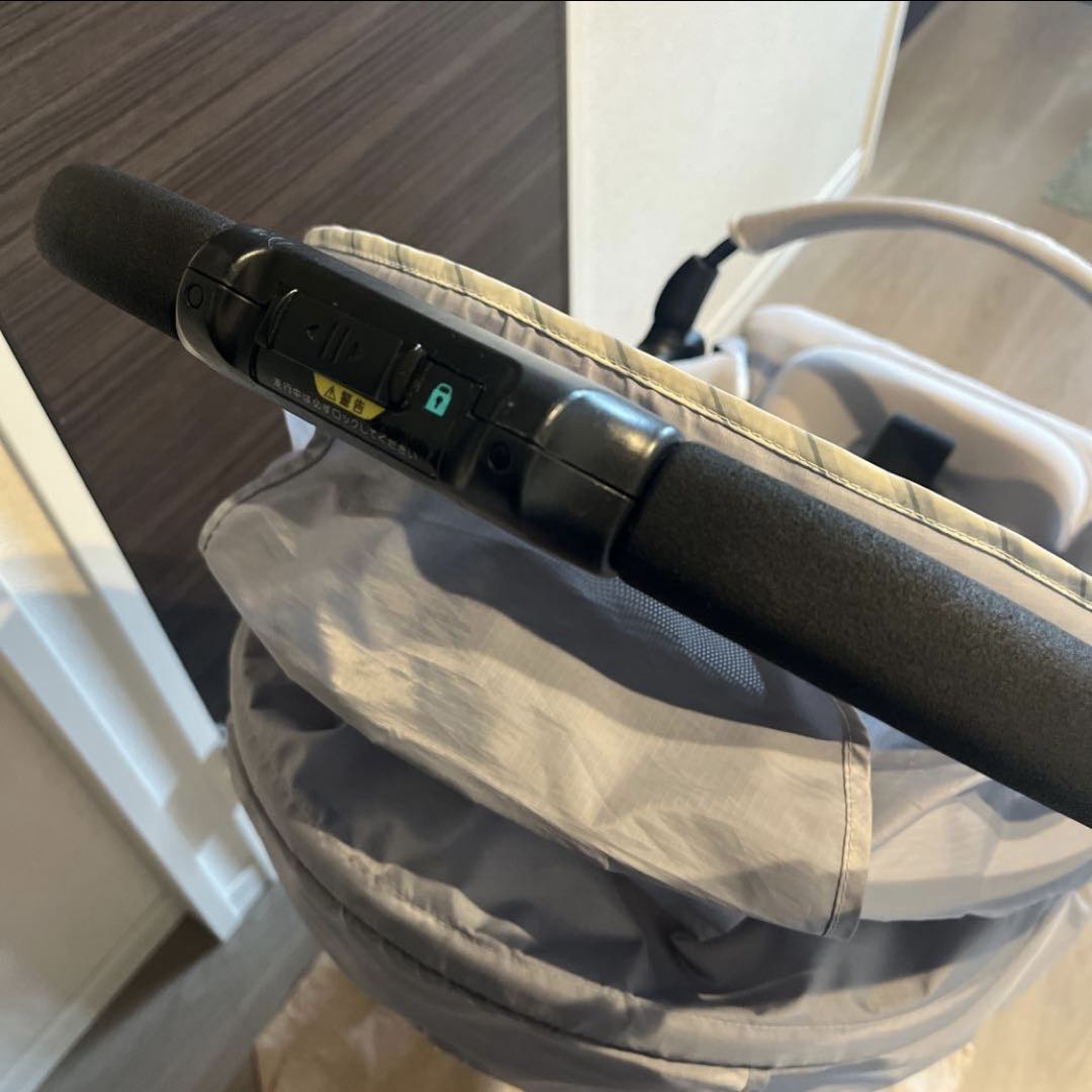 【美品】コンビ スゴカル 4キャス エアー エッグショック HK ライトグレー