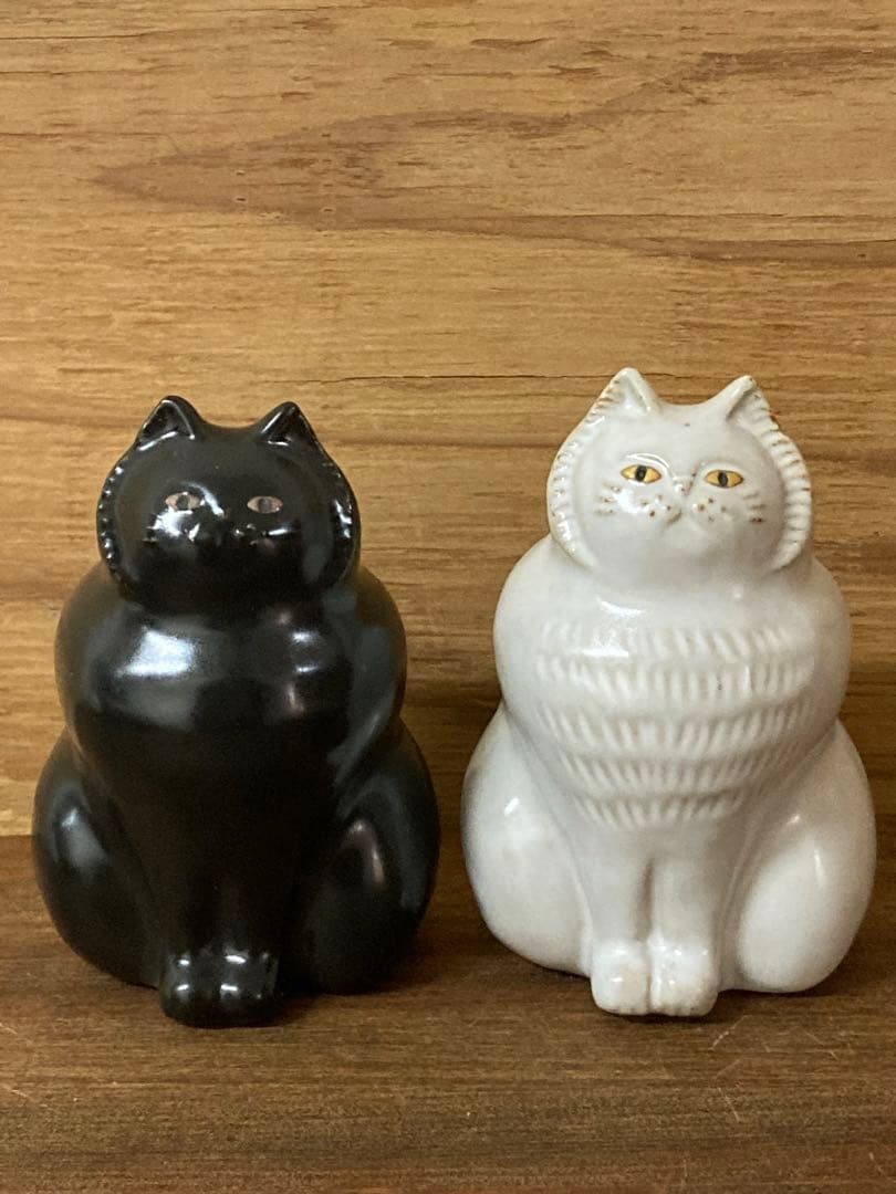 波佐見焼　ネコ　オブジェ　置き物　白猫　黒猫　ペア　ツインキャット　新品未使用