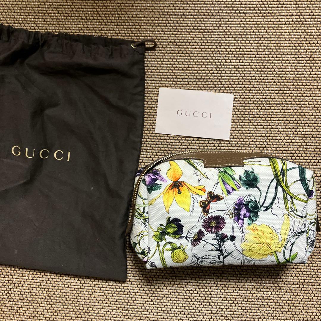 ブ*e様 正規店購入　GUCCI 花柄ポーチ　カード付き