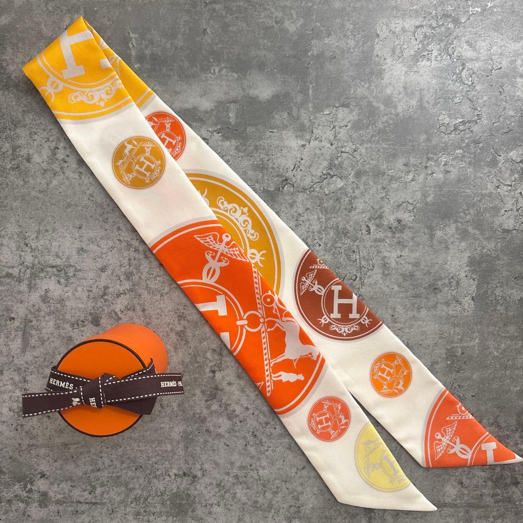 エルメス　ツイリー　EX-Libris エクスリブリスの紙吹雪　スカーフ