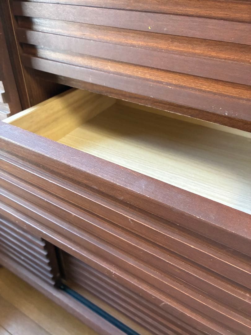 最終値下げ　国産　木製ルーバー扉収納ラックサイドボード　可動棚　幅80cm